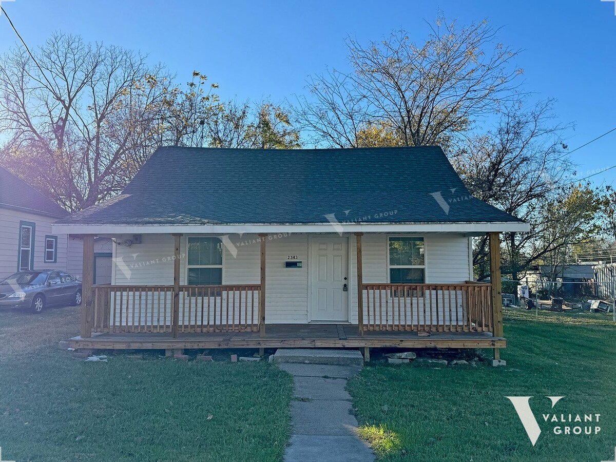 Charming Ranch-Style, Three-Bedroom, One-B... - Charming Ranch-Style, Three-Bedroom, One-B... House