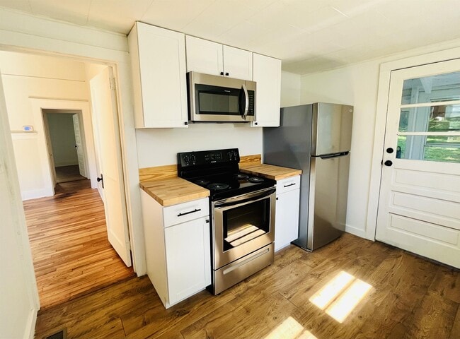 Photo - 82 Hanover St