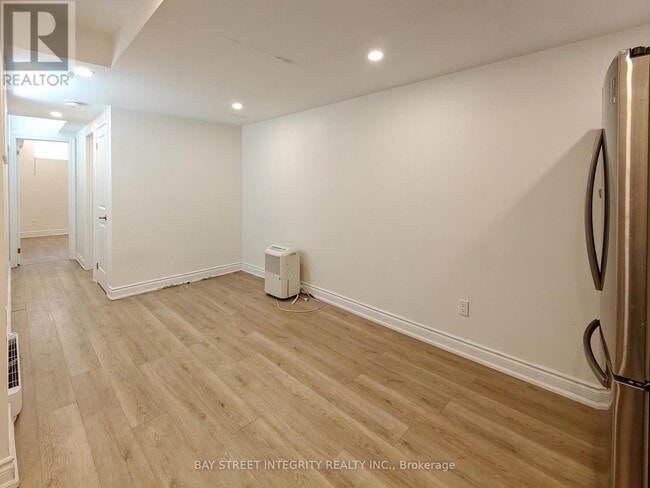 Photo - 598 Crawford St