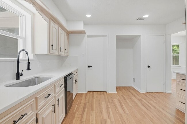 Photo - 17807 Asphodel Ln