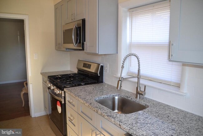 Photo - 246 Ardmore Ave