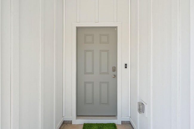 Photo - 103 Riverwalk Cir