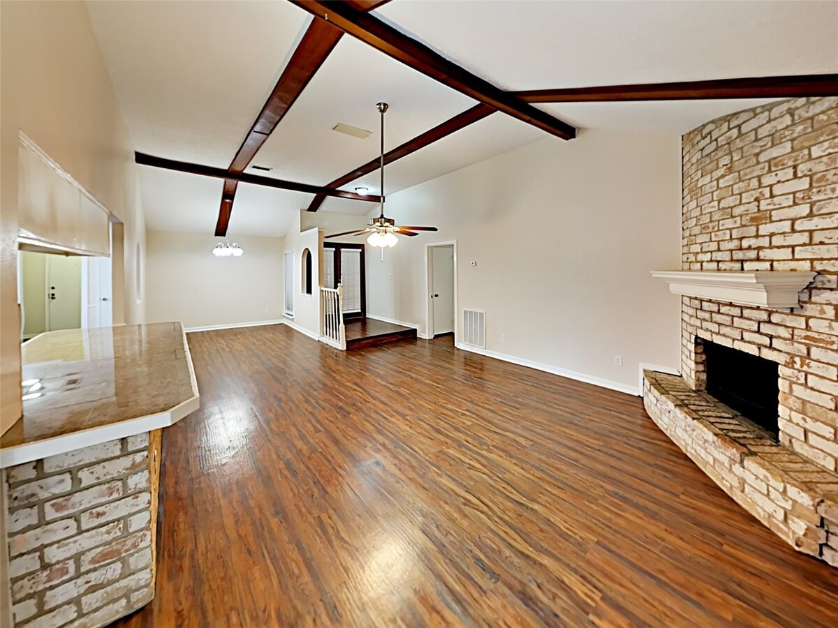 Photo - 16259 Hollow Wood Dr