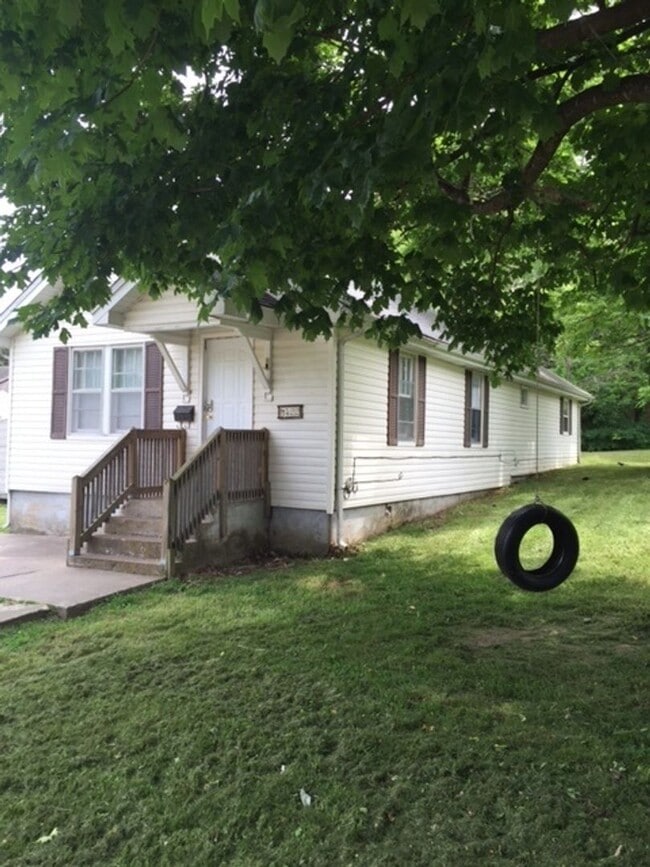 Photo - 3 Bed 2 Bath Home in Bolivar! Call Quick!