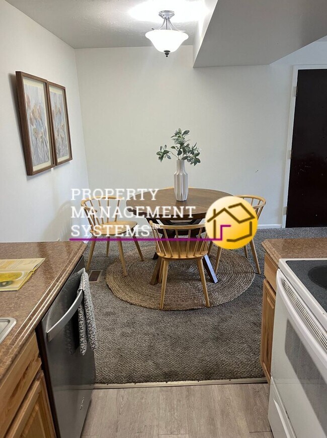 Photo - 2 Bedroom Millcreek Condo Unidad 13