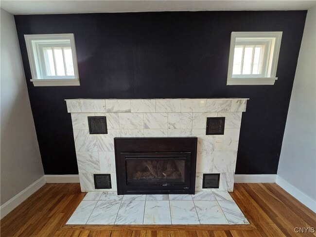 Photo - 532 Orwood Pl