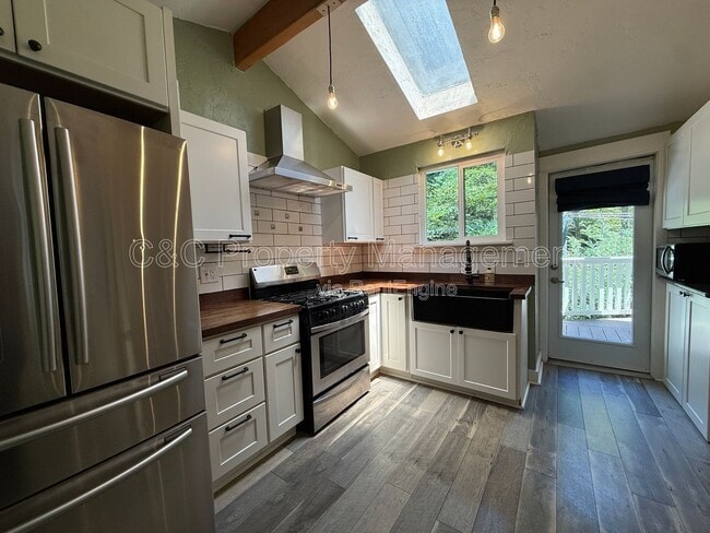 Photo - 155 West Dr