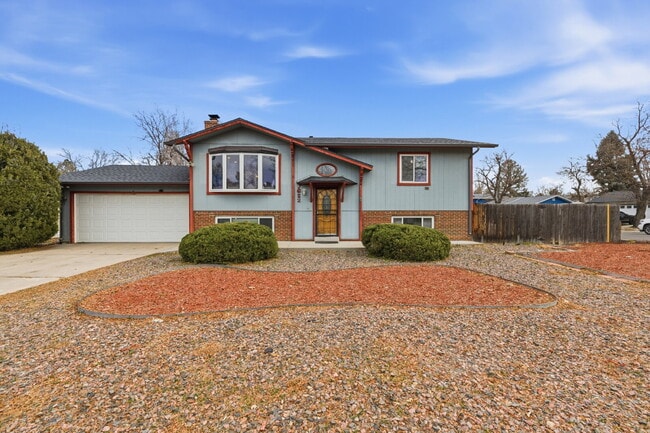 Building Photo - Split Level Home Features 4BD/2BA, Large Backyard and Deck. Newly Renovated Kitchen!  Convenient ...