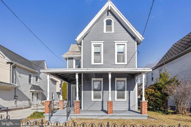 Building Photo - 319 Taylor St