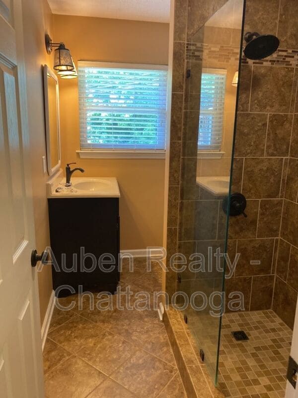 Photo - 110 Whitecrest Cir NW