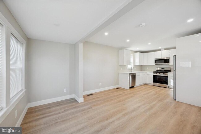 Photo - 118 Bartram Ave