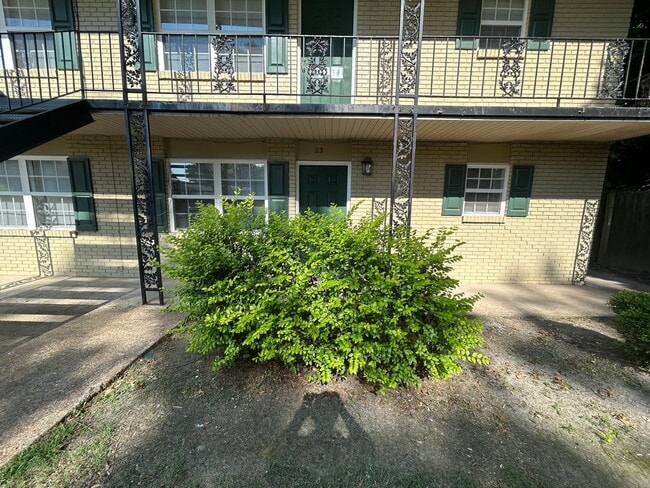 Building Photo - Washington Square Apartments #23 Unit 023