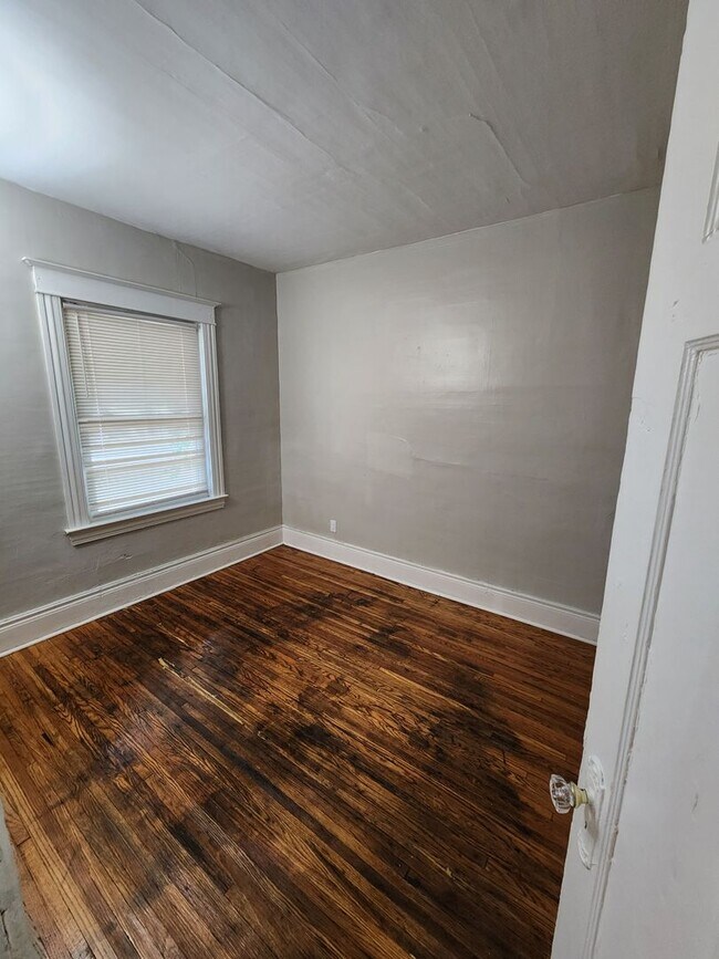 15-17-17 Sawyer St Unit Up