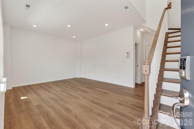 Photo - 504 Annie Lowery Wy