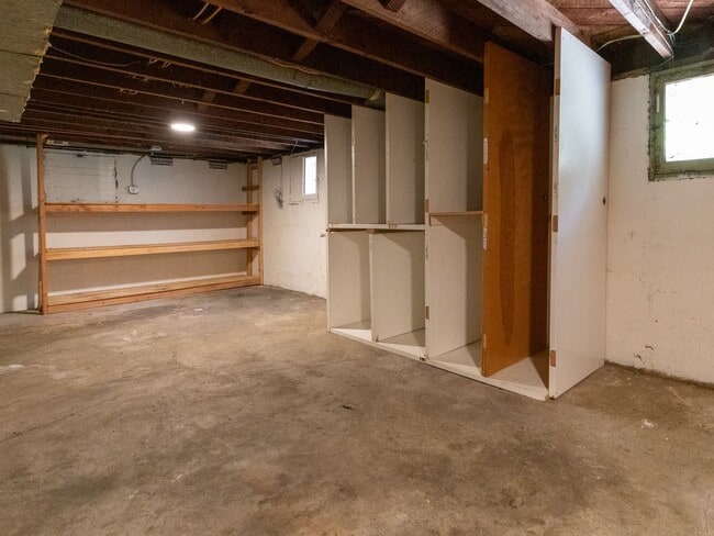 Building Photo - 5 bedroom, 2 bath in North Portland - Bois... Rental