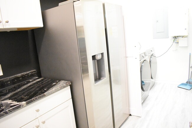 1905 Banita St Unit 102