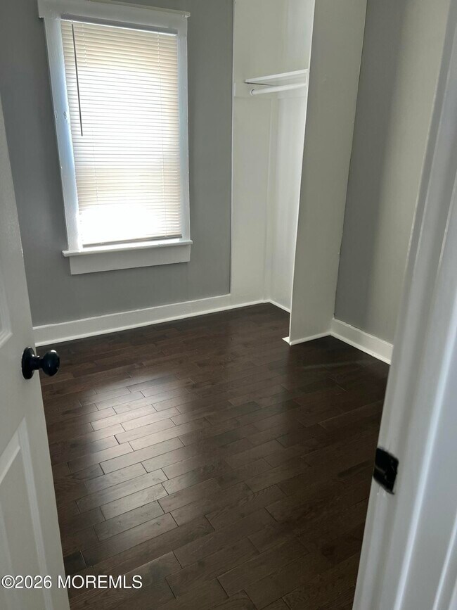 225 Lincoln Ave