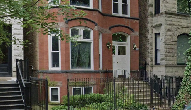 Building Photo - 865 W Newport Ave Unit 3 Rental