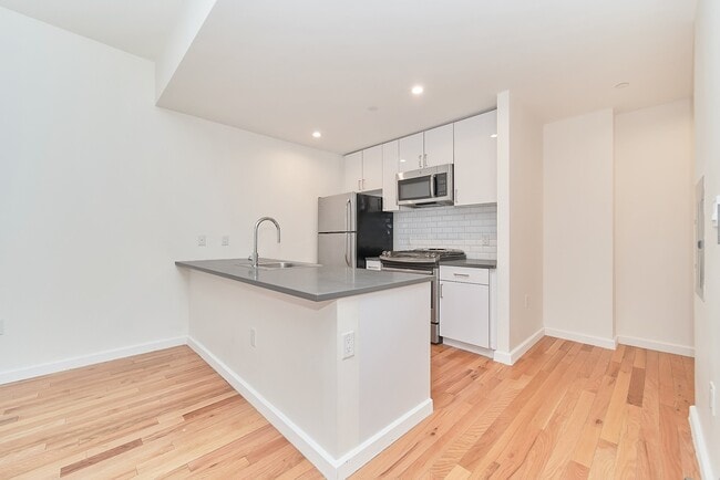 Spacious One Bedroom with Two Balconies