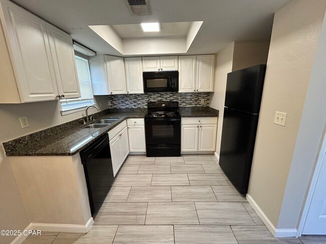 Photo - 3914 E 11th St Unit 102