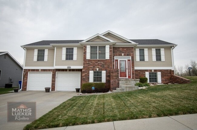 Building Photo - Fabulous Home