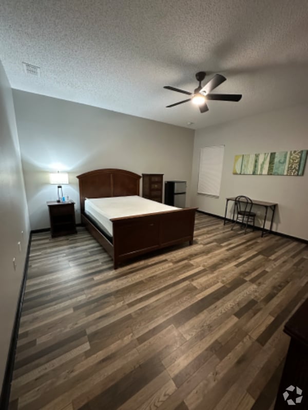 Building Photo - 1806 Superior Ct Rental