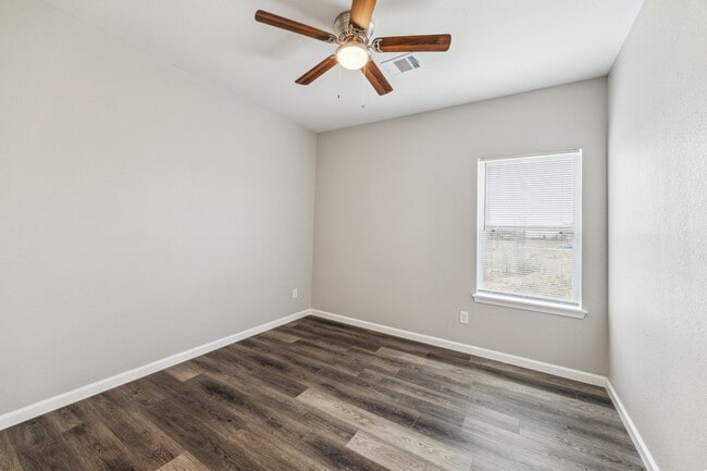 Photo - Eagle's Nest Apartments