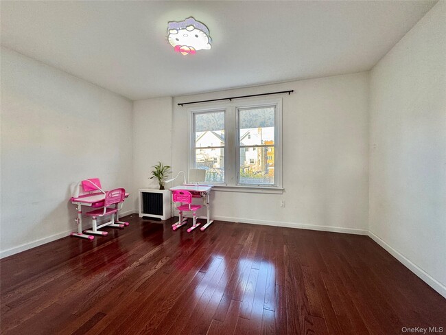 Photo - 120-13 28th Ave