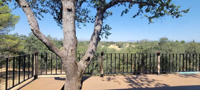 Photo - Charming 3 Bedroom, 2 Bath Home with Mountain Views