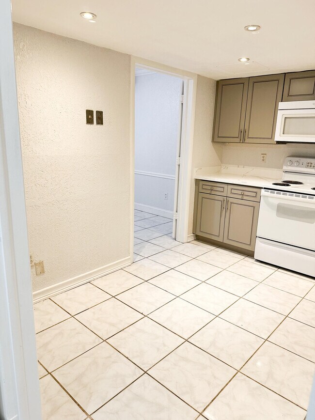 Photo - 4010 Inverrary Dr
