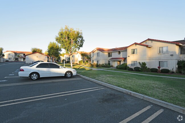 Regency Crest Apartments - Regency Crest Apartments