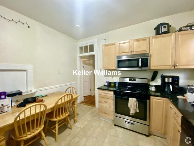 Building Photo - 53 Hillside St Rental