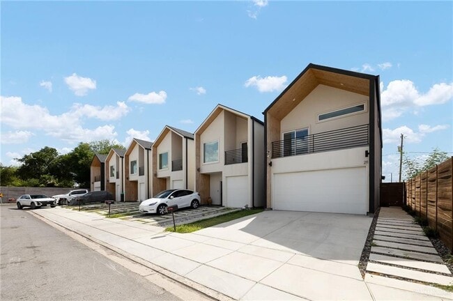 Photo - 24 N 28th St