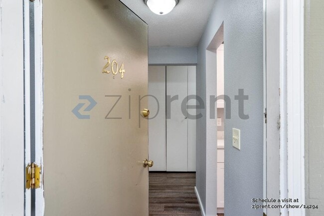 Photo - 9807 NE 124th St