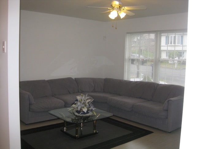 7 Donna Ln Unit 7