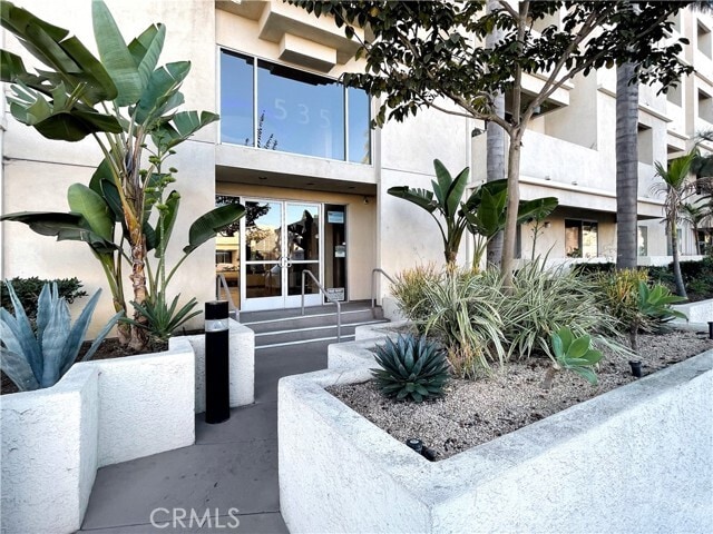 Building Photo - 535 Magnolia Ave Unit 211