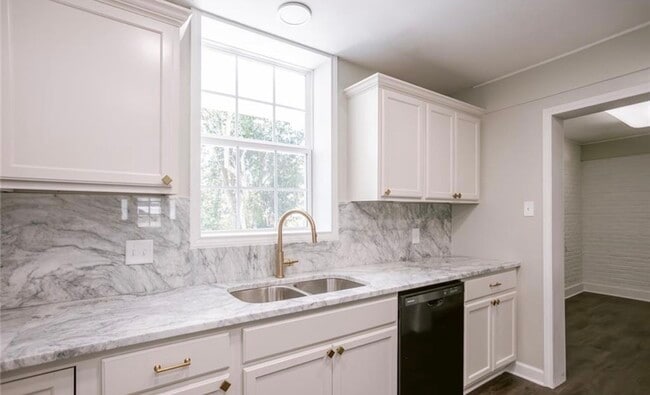 Photo - 2807 Bluebonnet St