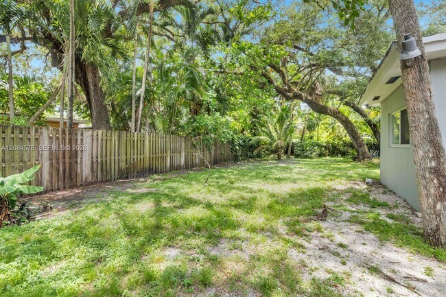 Photo - 1548 SW 23rd Ct Unit 1548