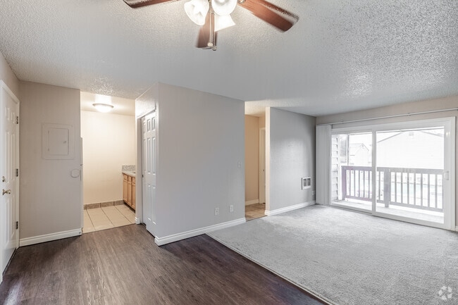 1BR, 1BA - 550SF