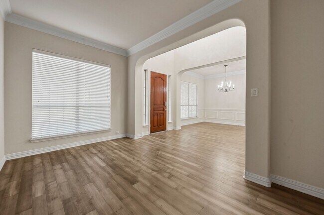 8732 Laurel Canyon Rd