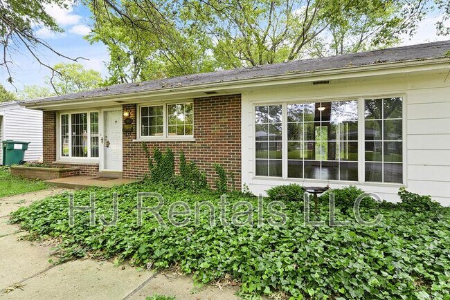 Photo - 160 St Benedict Ln