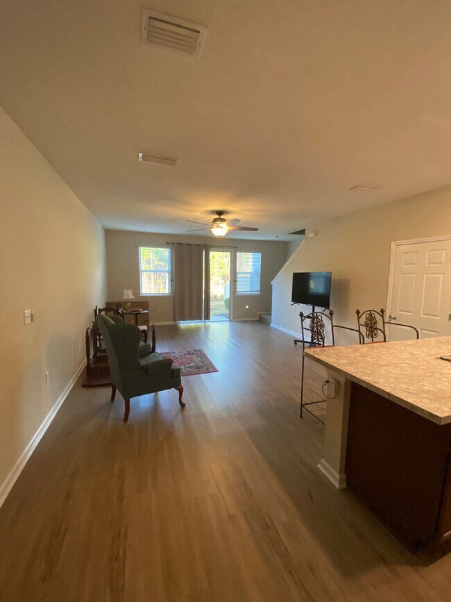 Photo - 183 Silver Fern Dr