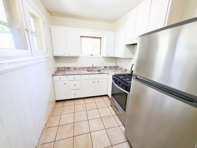 Photo - 905 Berwin St