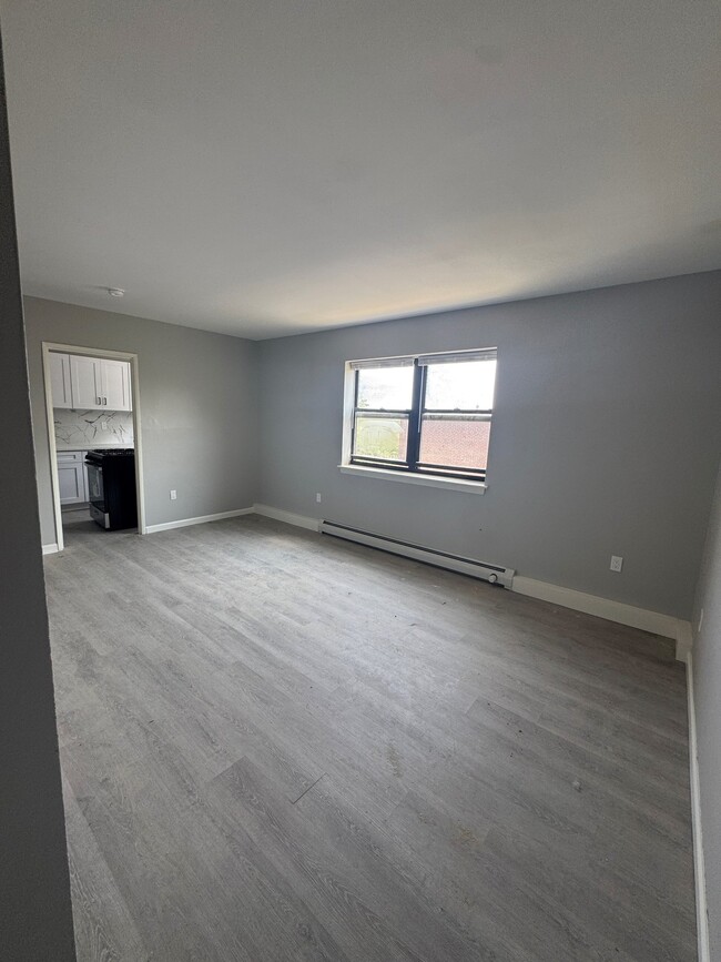 Photo - 170 Earle St Unit B3