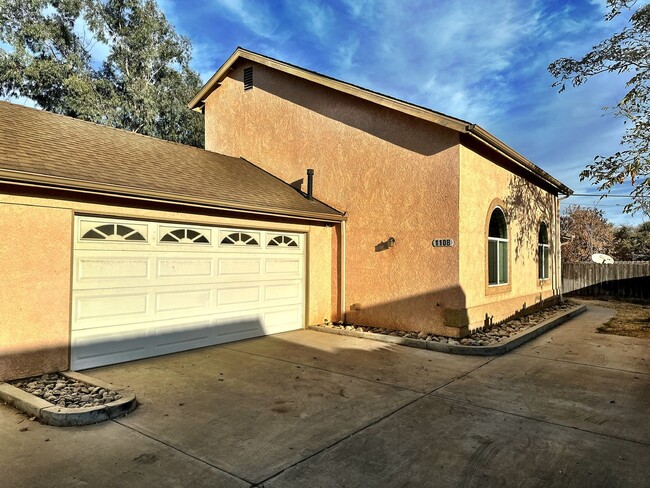 Photo - 110 E Lang St Unidad B