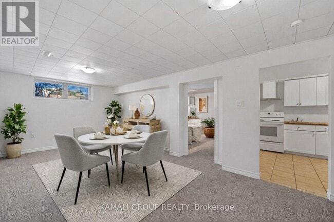 Photo - 78 College Crescent