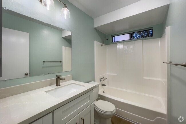 1BR, 1BA - 650SF