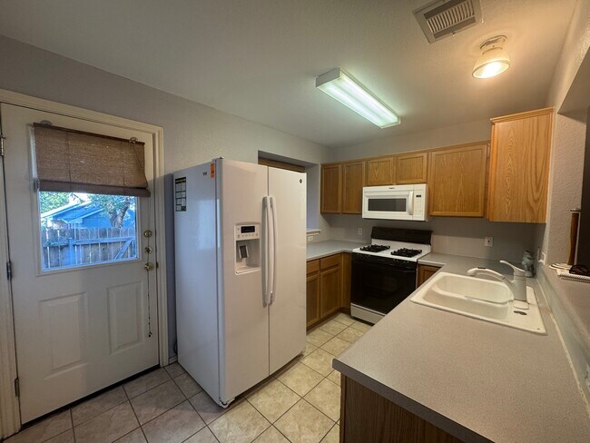 Photo - 11901 Swearingen Dr