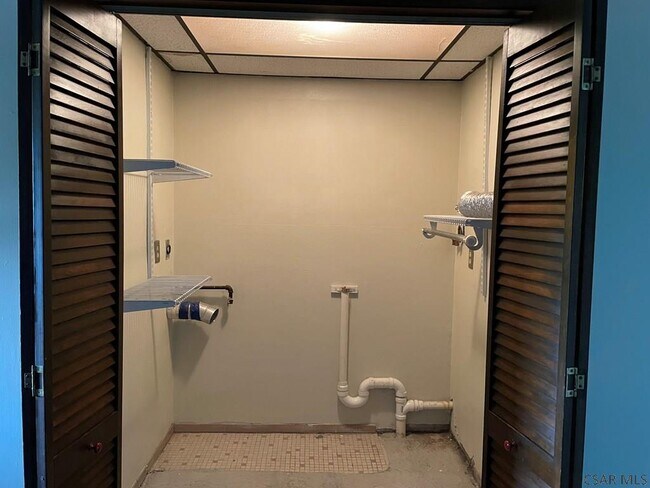 Photo - 2855 Bedford St