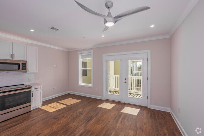 Studio - 469SF - Dining Room - The Promenade at Lynbrook